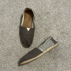 Toms - Grey and Off White